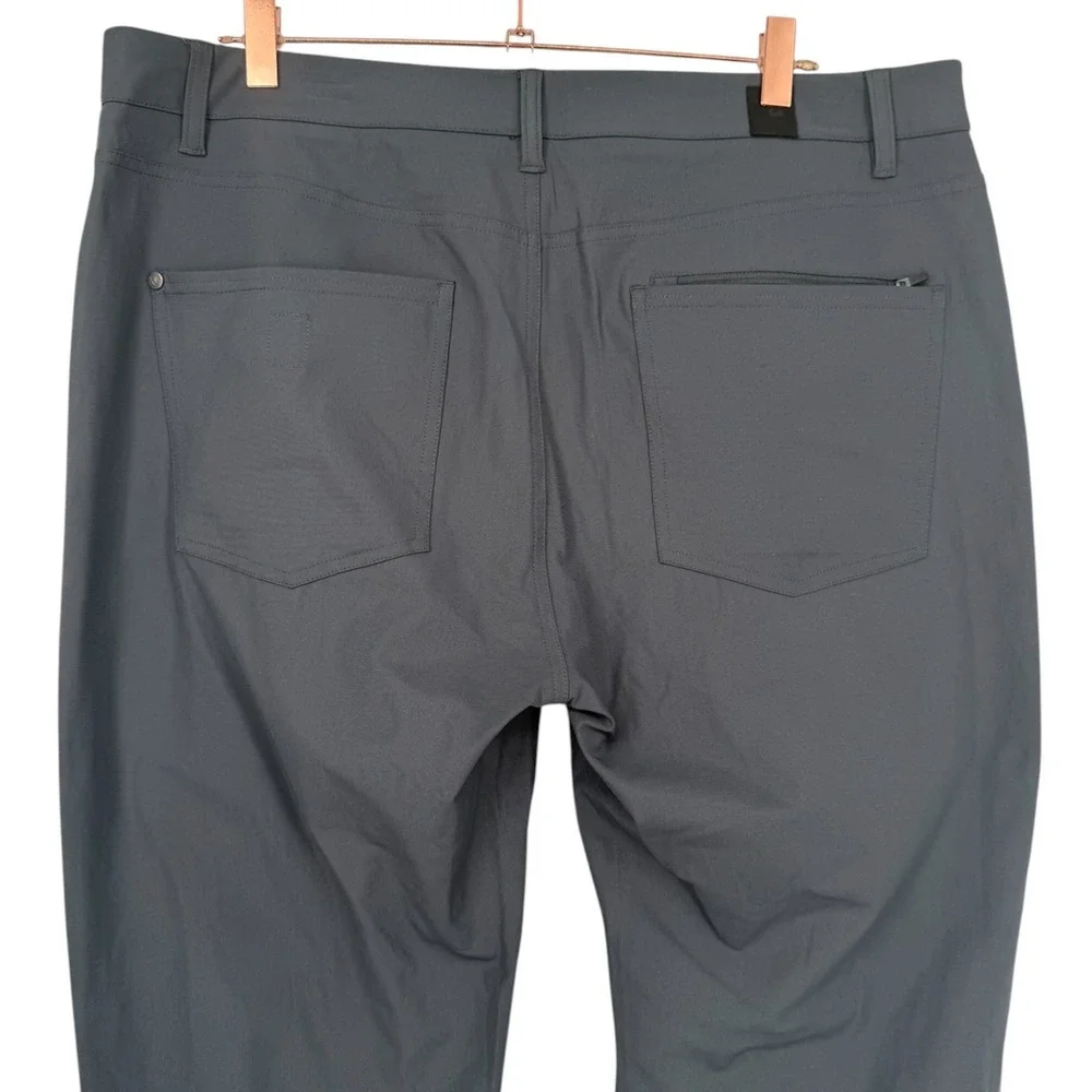Vuori Men's Meta Pants Athletic Slim Fit 5 Pocket Performance Gray V430L Size 36